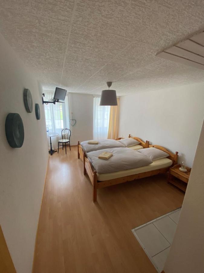 Hotel-Restaurant Des 3 Coeurs Vaulion Buitenkant foto